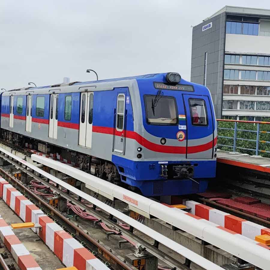 Metro Railway Kolkata invited appeals from 12th pass candidate for Apprentice training Dgtl