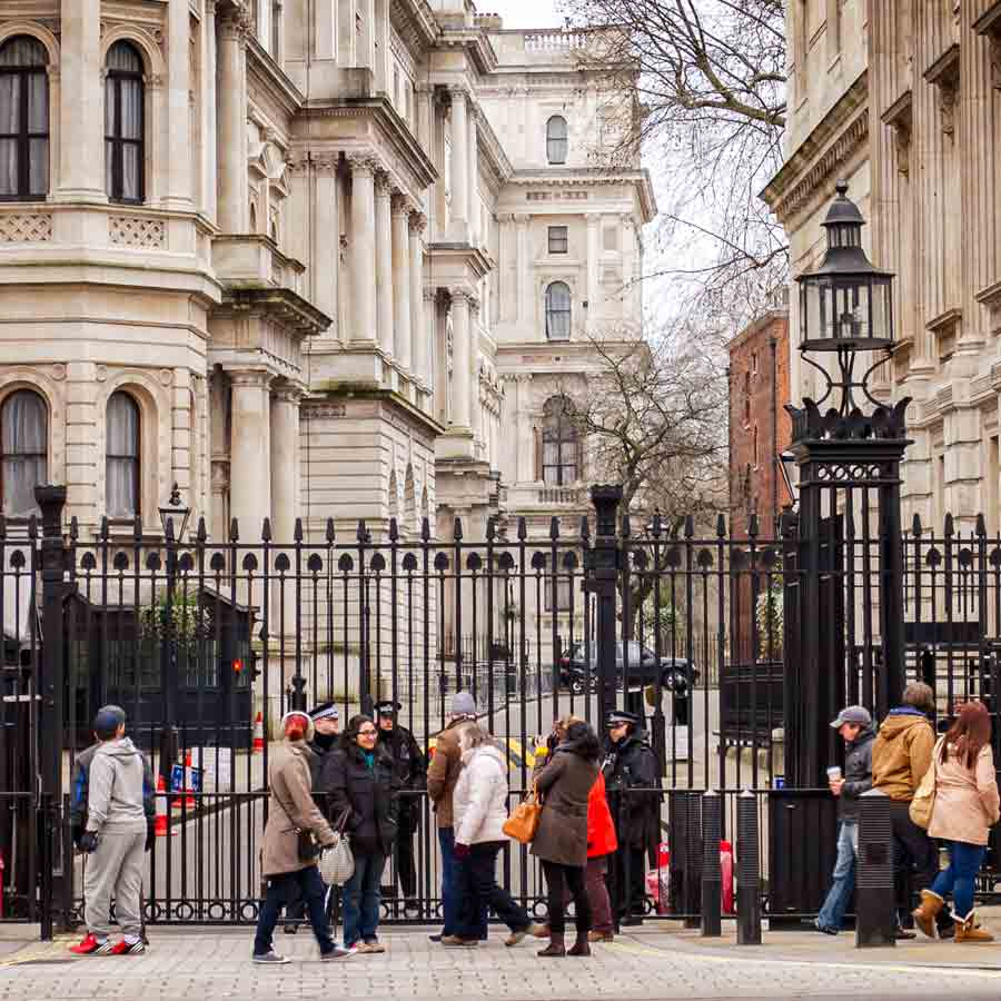 UK PM Keir Starmer government admits more than 250 notorious prisoners were released mistakenly from jail 