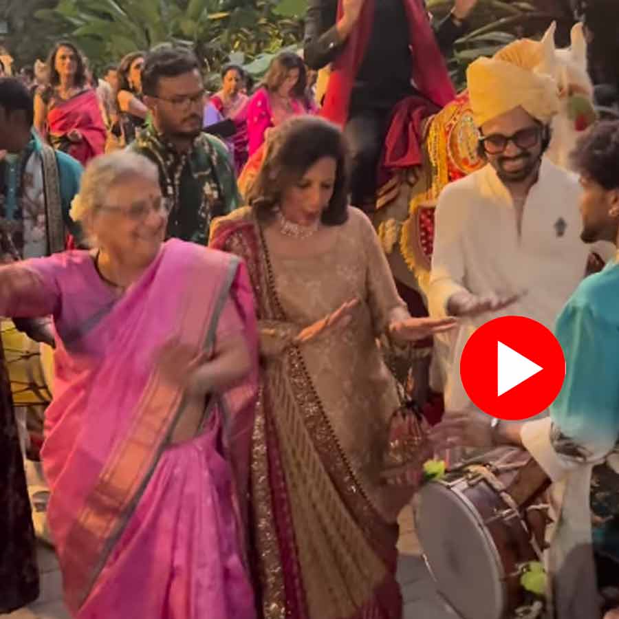 Video of Sudha Murty dancing with Kiran Mazumdar-Shaw in a wedding ceremony goes viral dgtl