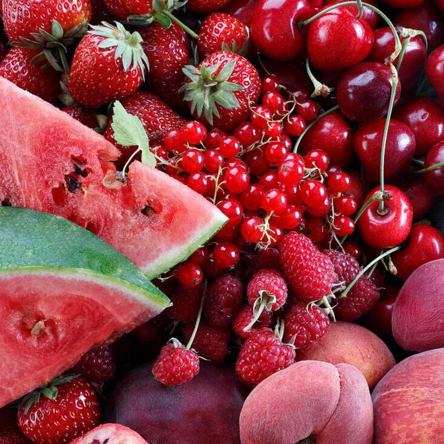 লাল ফলেই স্বাস্থ্যরক্ষা।