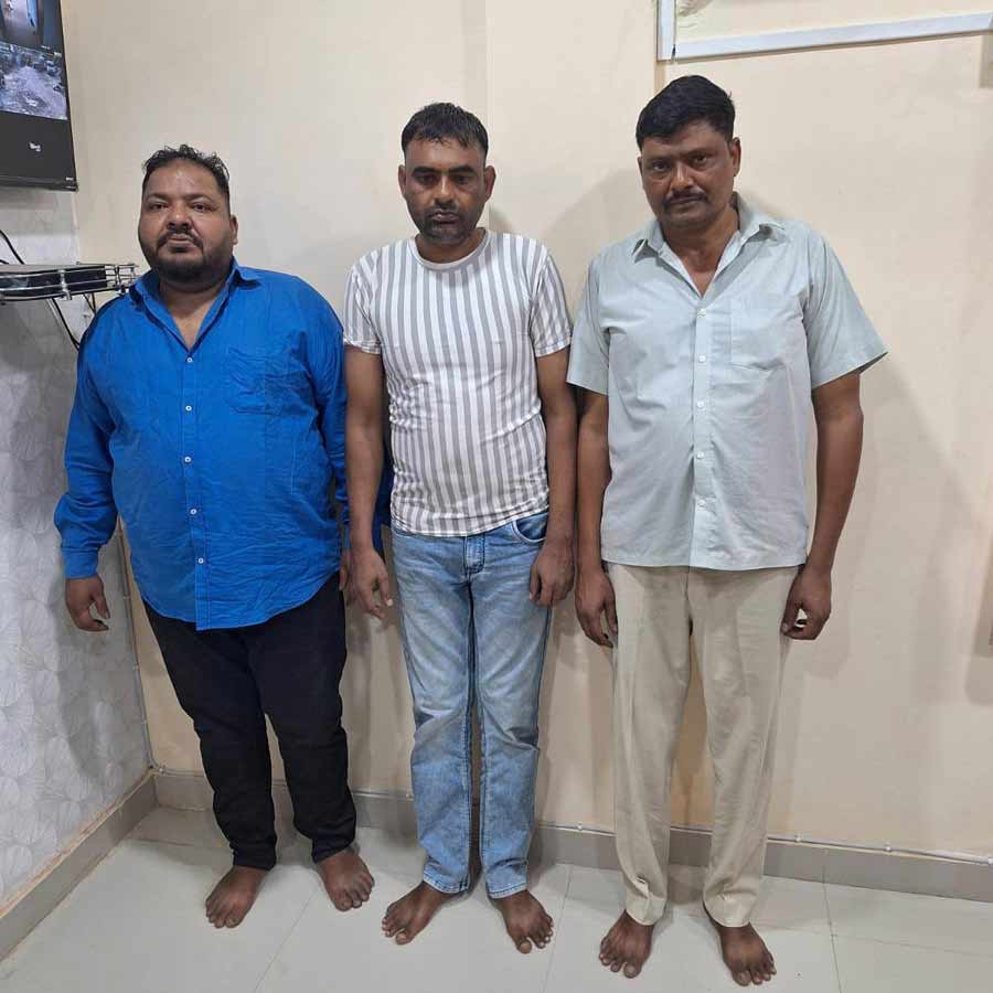 3 arrested for stealing belongings from railway passengers