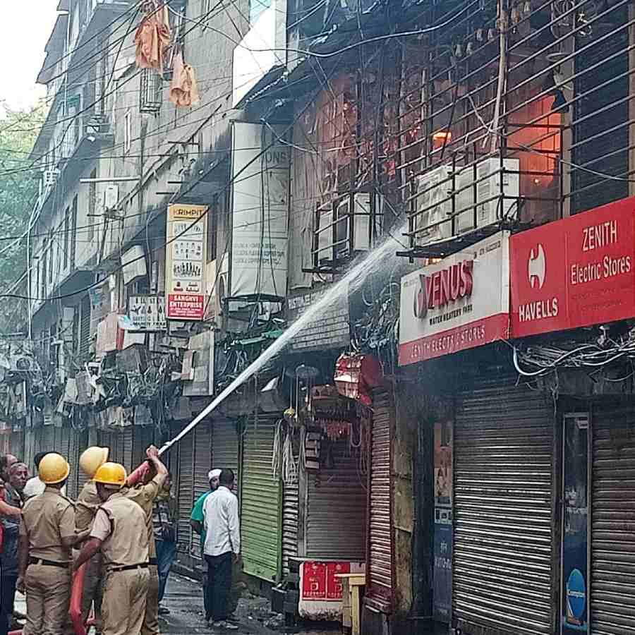 fire outbreak near lalbazar area of Kolkata under control but fire brigade still operating dgtl