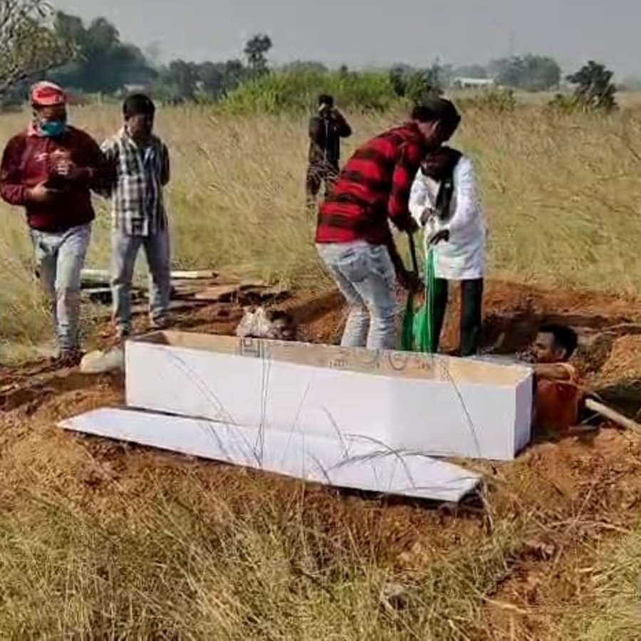 Calcutta High Court orders to exhumation of body 34 days after death dgtld