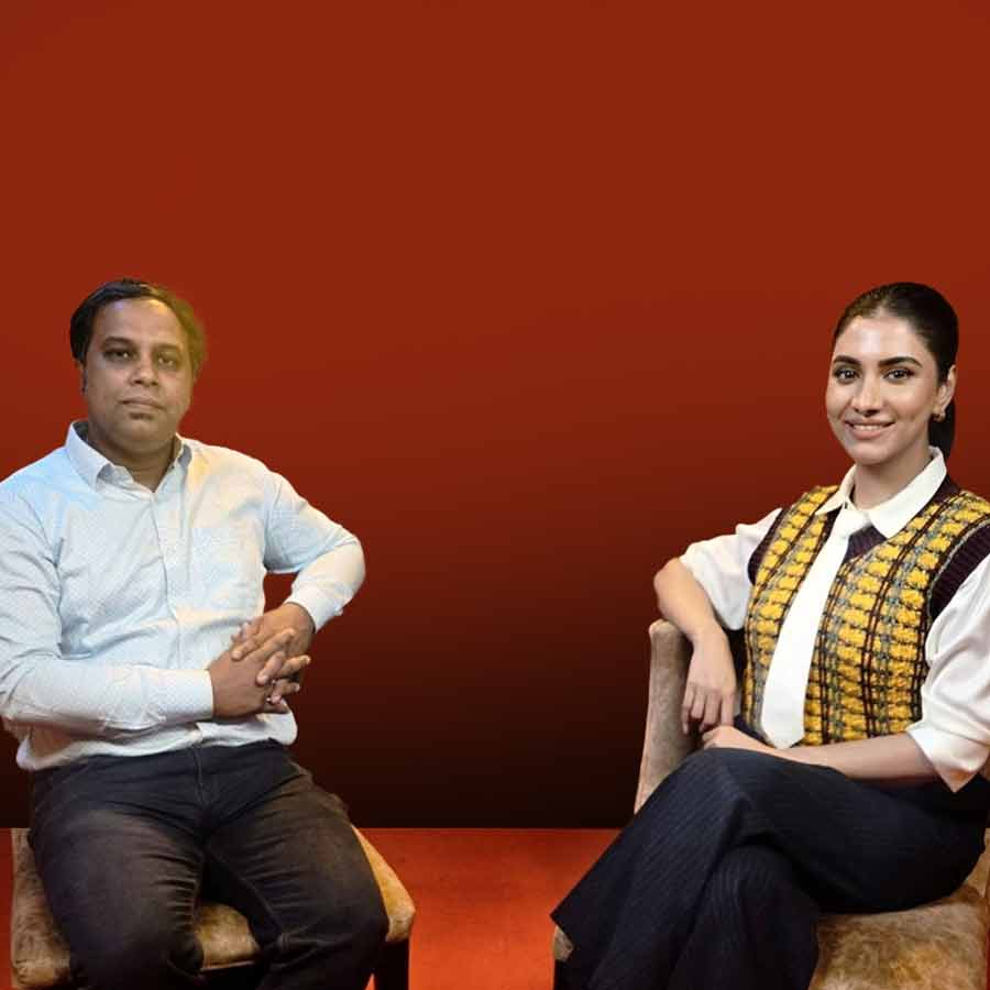 Bengali director Arnab Middya opens up weather Hati Hati Pa Pa movie is Bengali version of Movie Piku dgtl