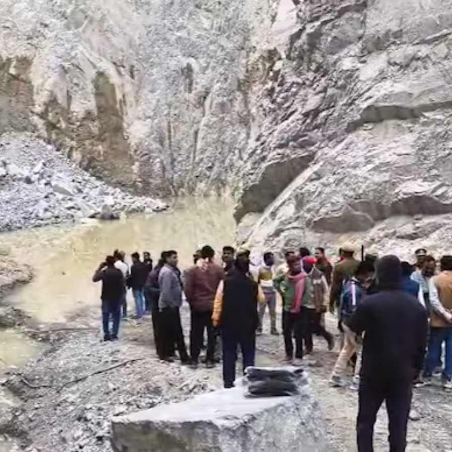 Several feared trapped as landslide in a stone quarry in Uttar Pradesh dgtl