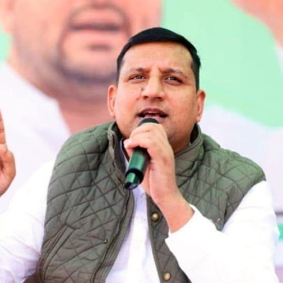 তেজস্বী যাদব ঘনিষ্ঠ সঞ্জয় যাদব।