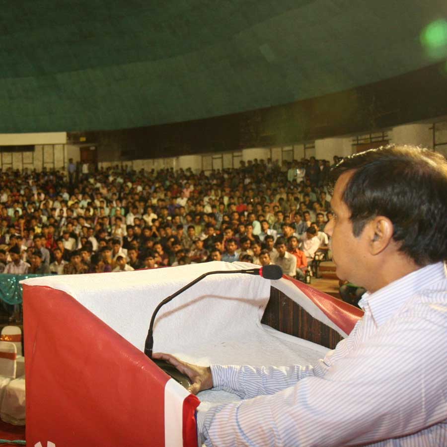 All need to know KC Sinha, one of the most educated candidate of Bihar Election but loses Kumhrar Seat