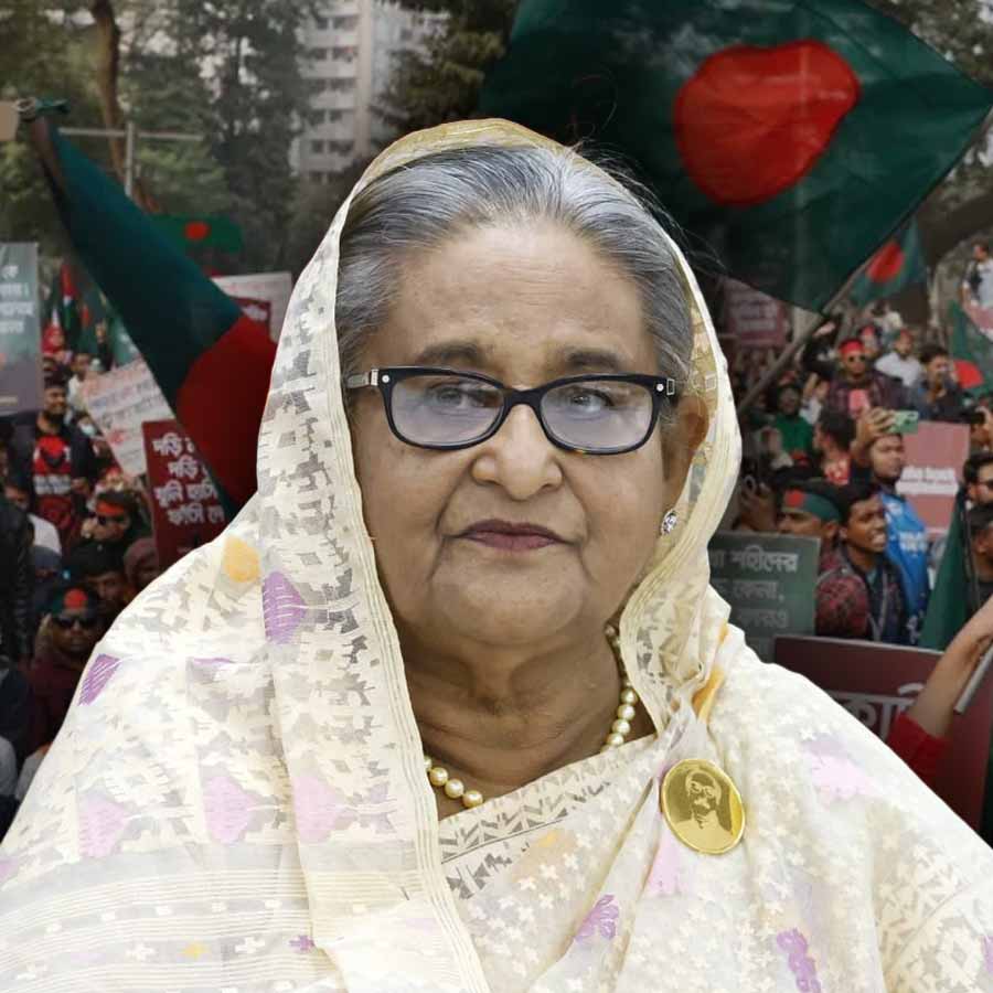 বাংলাদেশের প্রাক্তন প্রধানমন্ত্রী শেখ হাসিনা। সোমবার তাঁকে নিয়ে মামলায় রায় জানাবে বাংলাদেশের ট্রাইব্যুনাল।
