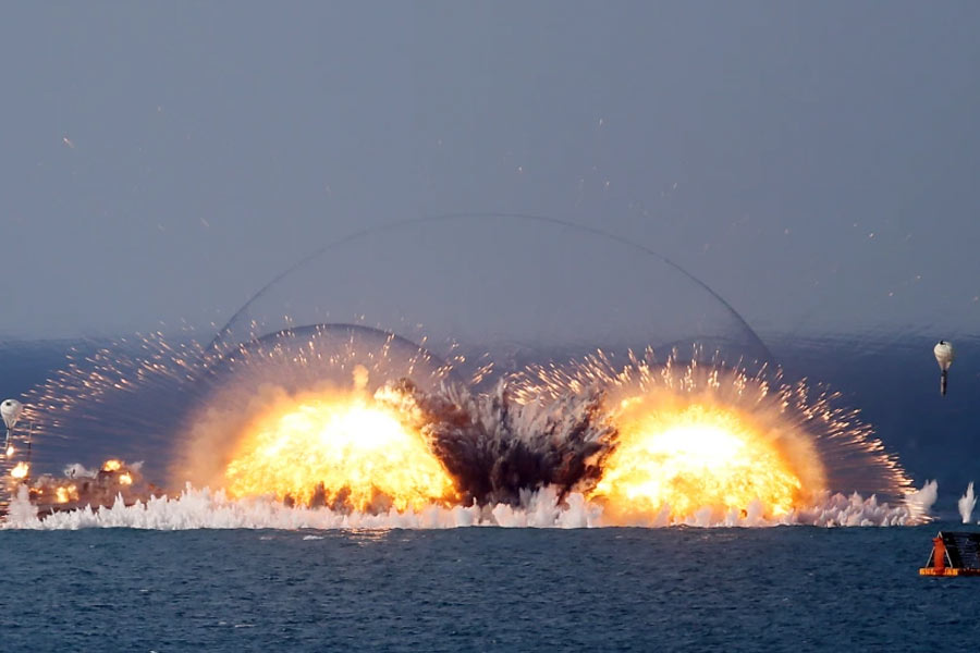 Most powerful vacuum bomb