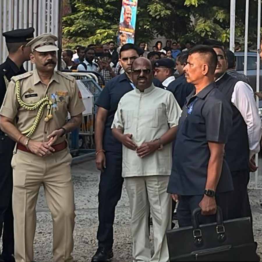 after TMC MP Kalyan Banerjee's complaint combing operation will be conducted at Raj Bhavan, Governor CV Anand Bose will present there dgtl