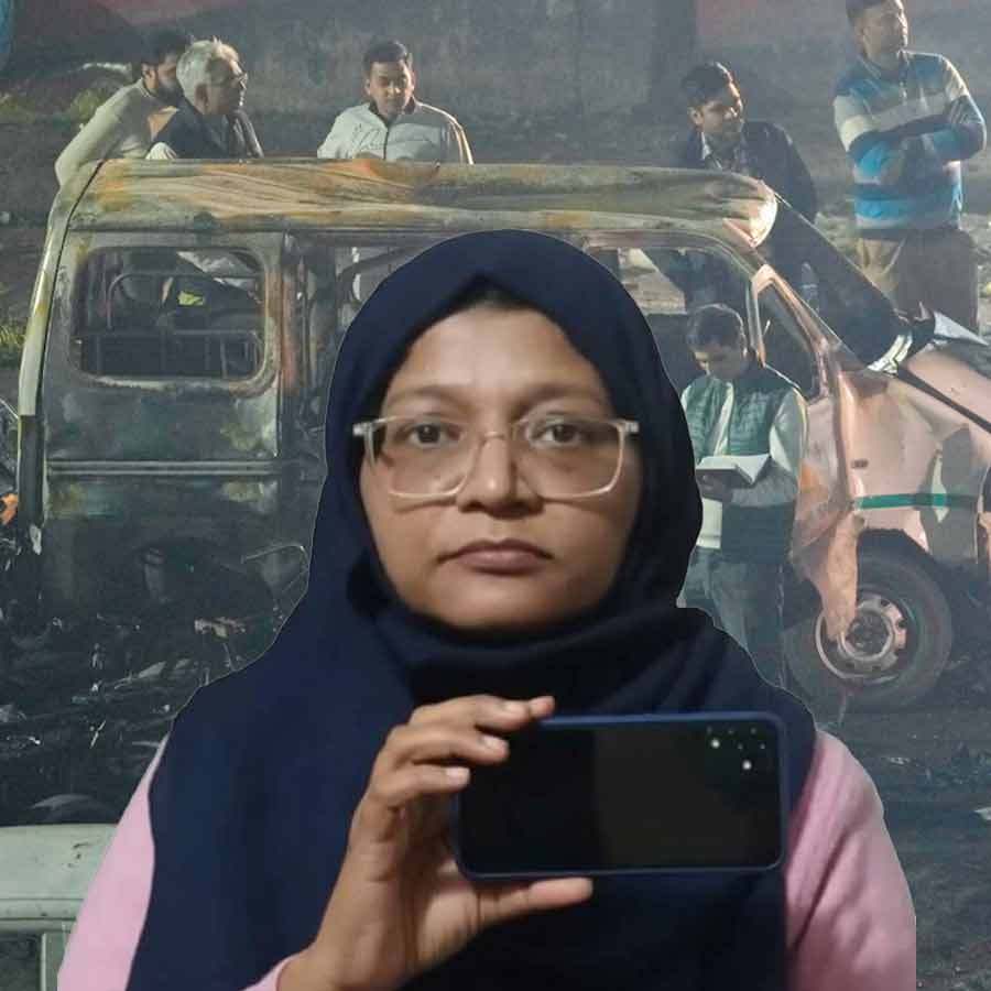 দিল্লি বিস্ফোরণকাণ্ডে অভিযুক্ত চিকিৎসক শাহীন সইদ। গ্রাফিক: আনন্দবাজার ডট কম।