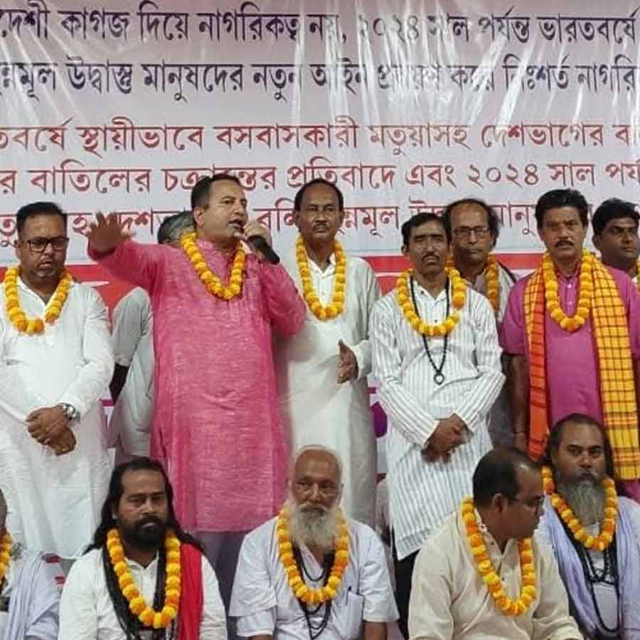 At last after 13 days Matua Community ends hunger strike