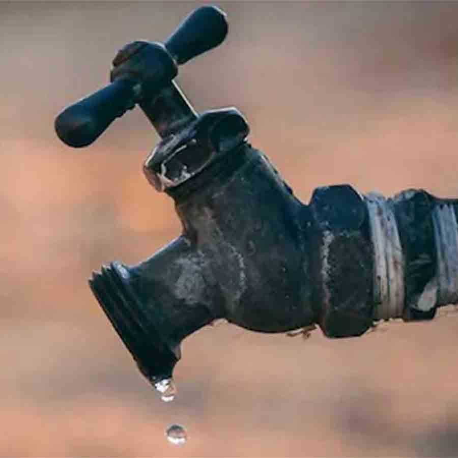 A private school of Kolkata cancelled exam of students due to crisis of water