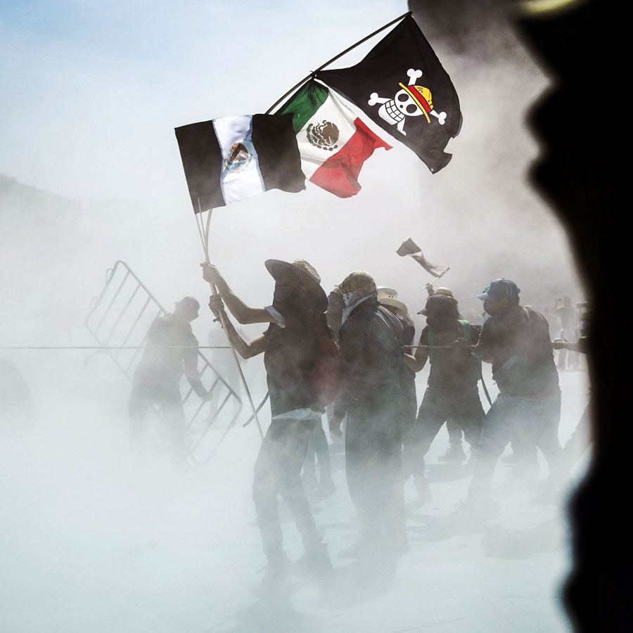 Gen Z Protest at Mexico uses popular Japanese Manga flag from One Piece dgtl