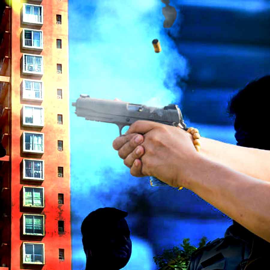 Woman injured from bullet wound at an elite housing society in Shibpur, Howrah dgtld