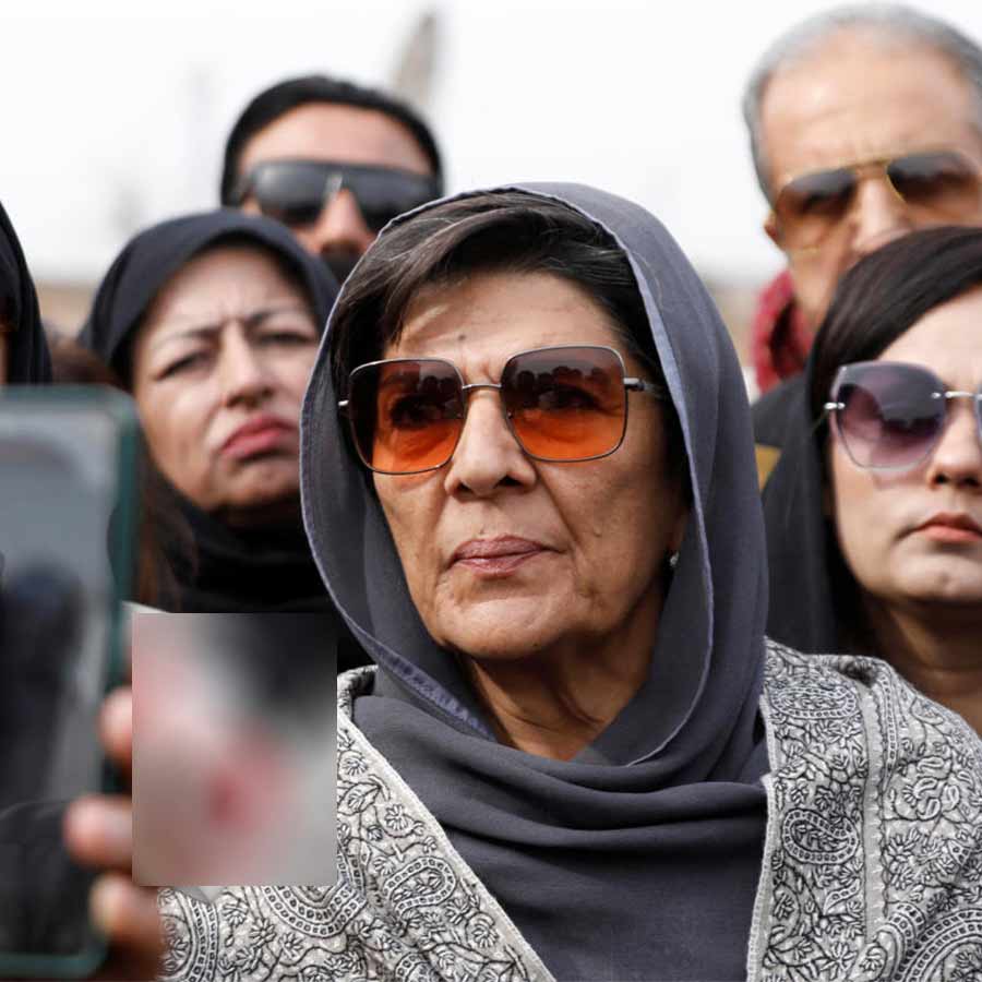 Former Pakistan PM Imran Khan’s sisters manhandled in front of Adiala jail by police dgtl