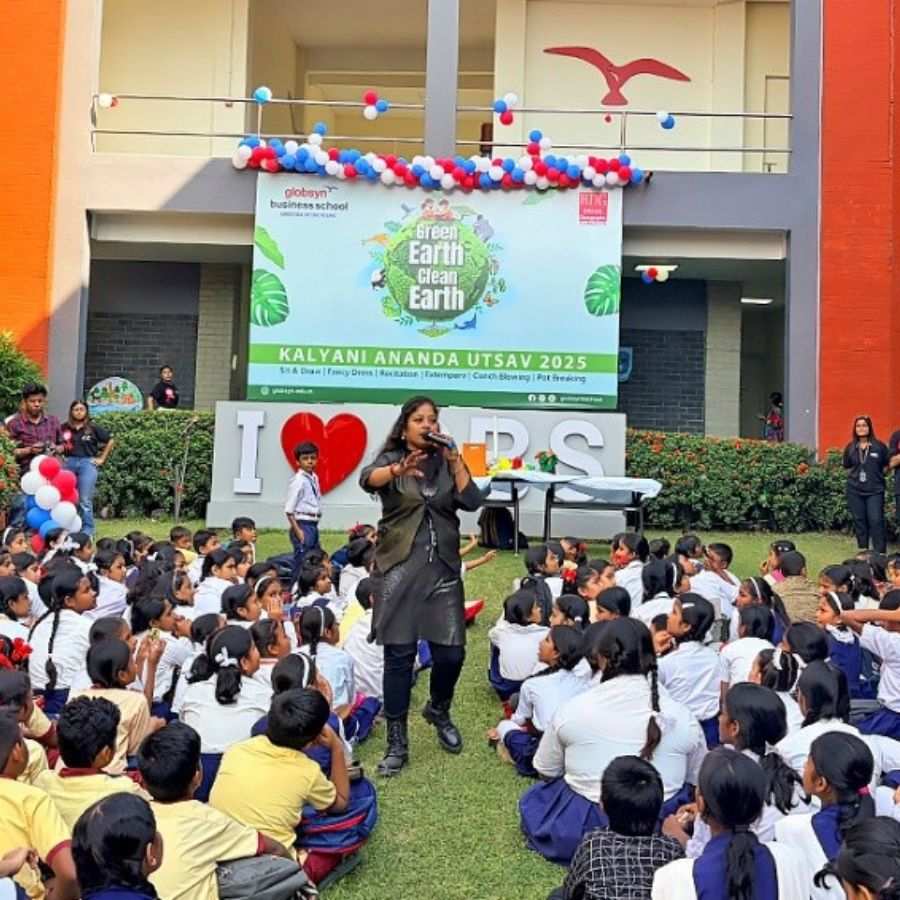 শিশুদের জন্য এখানে ম্যাজিক শো-এরও আয়োজন করা হয়।