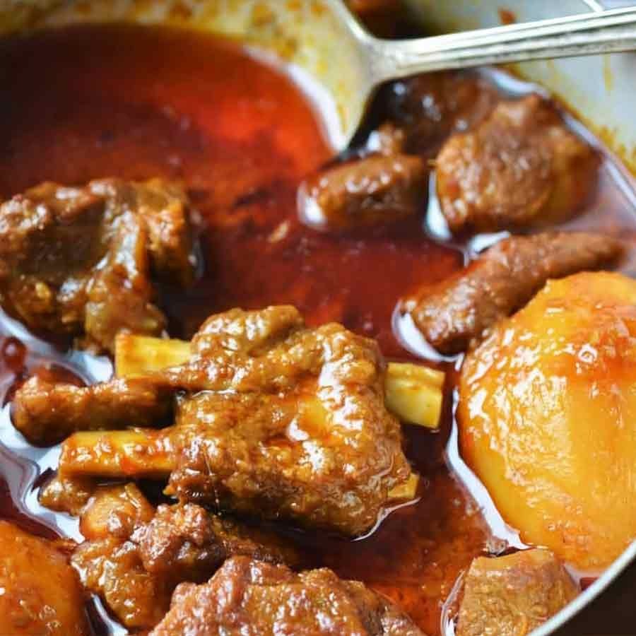 মটনের ঝোল।