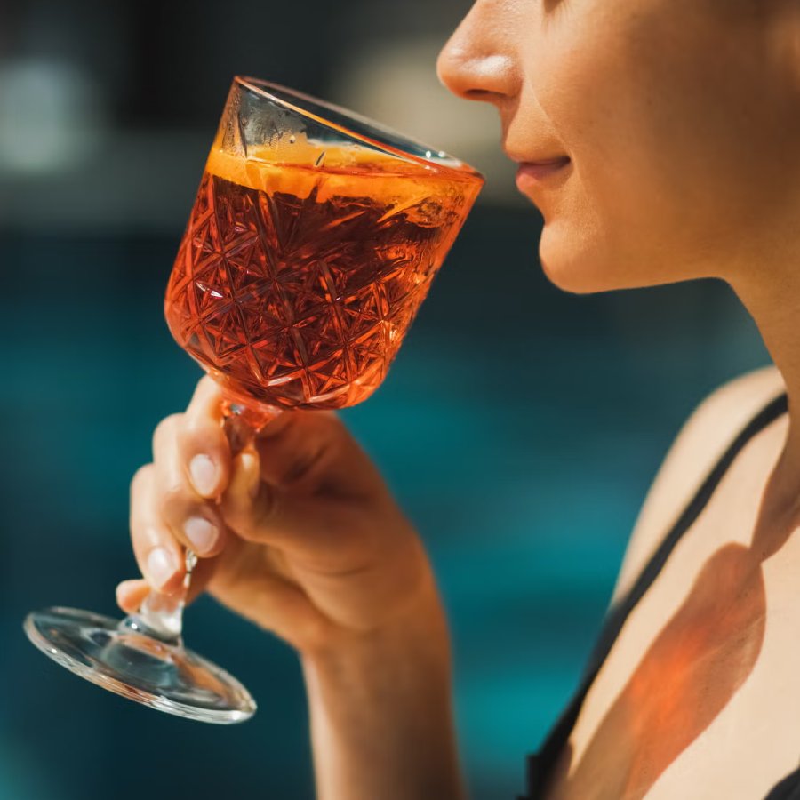 What happens to your body if you drink alcohol in empty stomach dgtl