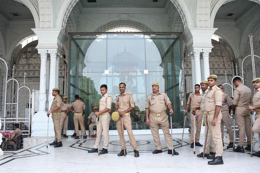 What is the current state of Subrata Roy’s Sahara city, situated in Lucknow