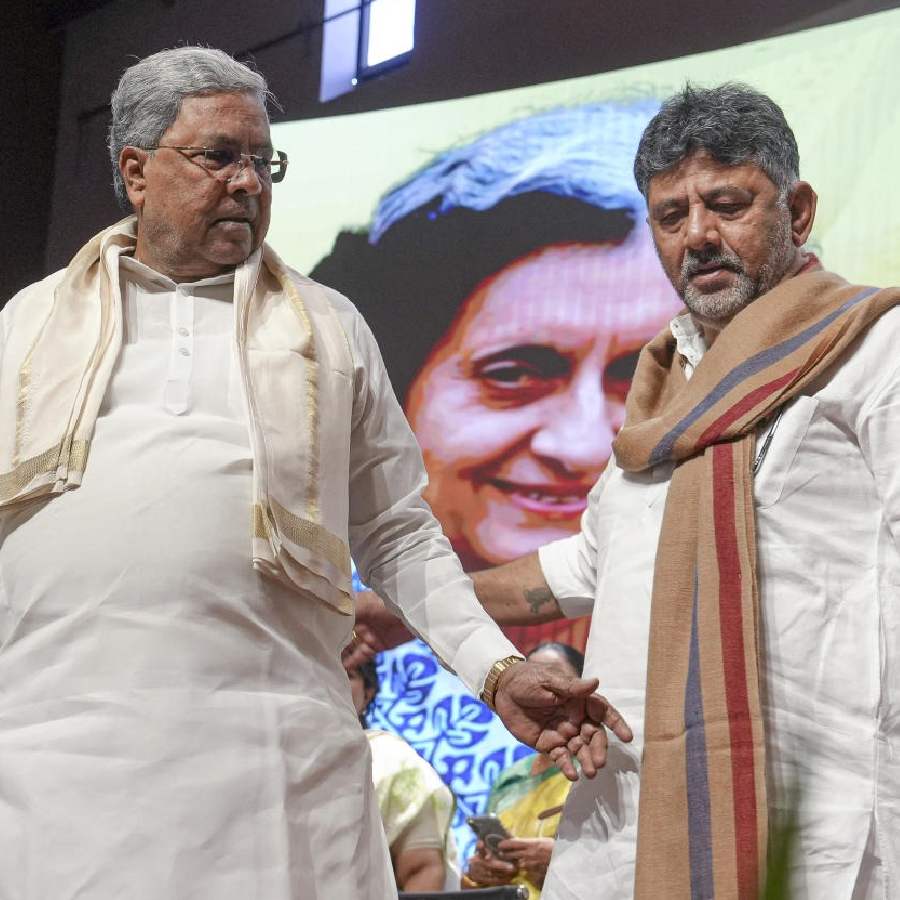 MLAs close to Shiv Kumar headed for Delhi to meet Congress high command amid rift speculation dgtl