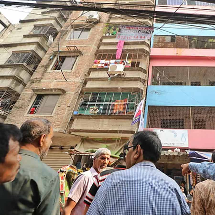 People die in Bangladesh due to earthquake dgtl