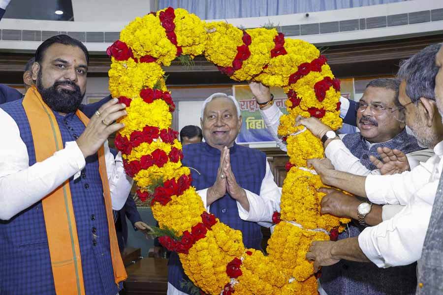 How much Nitish Kumar will earn as Bihar Chief Minister, Know details