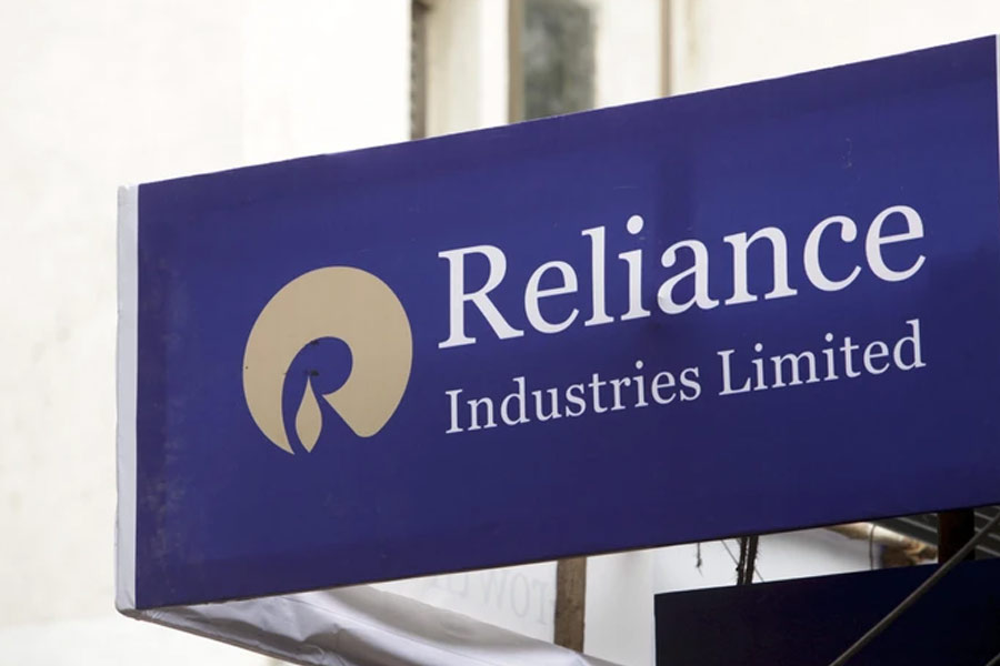 Reliance stops Russian crude