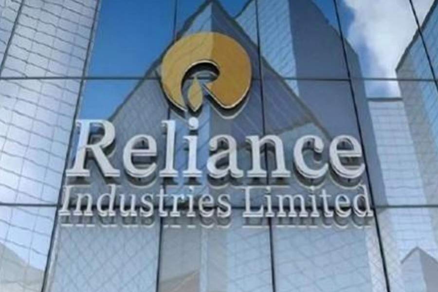 Reliance stops Russian crude