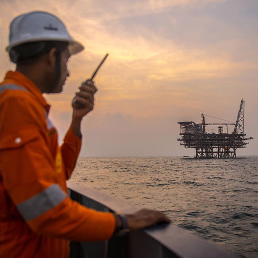 Reliance stops Russian crude