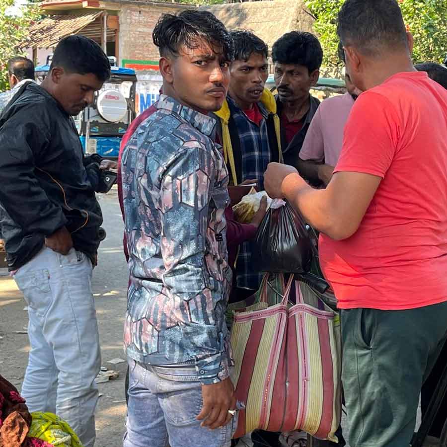 Police shifts eyeballs from wave of Bangladesh bound infiltrators, BSF watches every nook and corner but removing the name badges