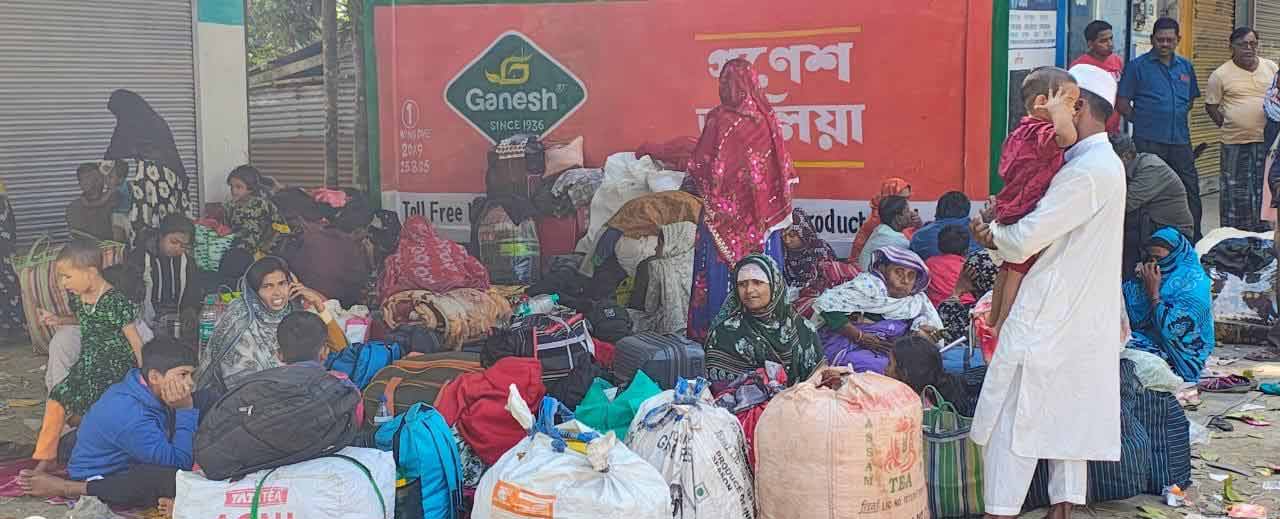 কেউ দু’দিন ধরে বসে। কেউ তিন দিন। অপেক্ষা সীমান্তের ও পারে যাওয়ার জন‍্য বিএসএফের ডাক আসার। 