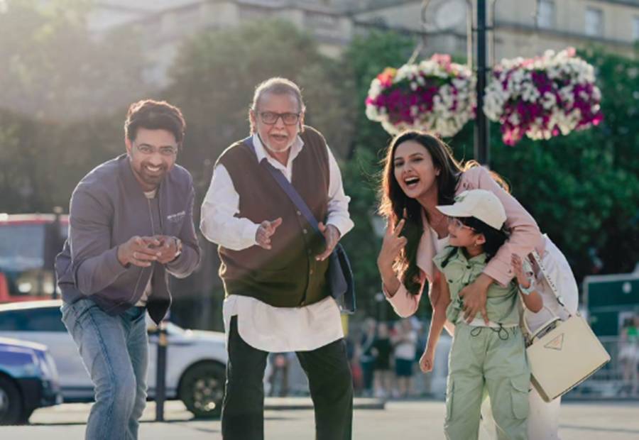 দেব, মিঠুন চক্রবর্তী, জ্যোতির্ময়ী কুণ্ডু, অনুমেঘা কাহালি।