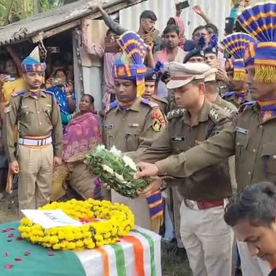 Jawan’s body reaches West Midnapore home on Saturday, was posted in Chhattisgarh dgtld