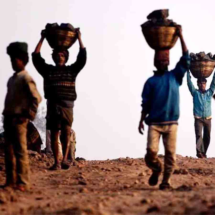 Emphasize on restarting 100 days work at Hooghly