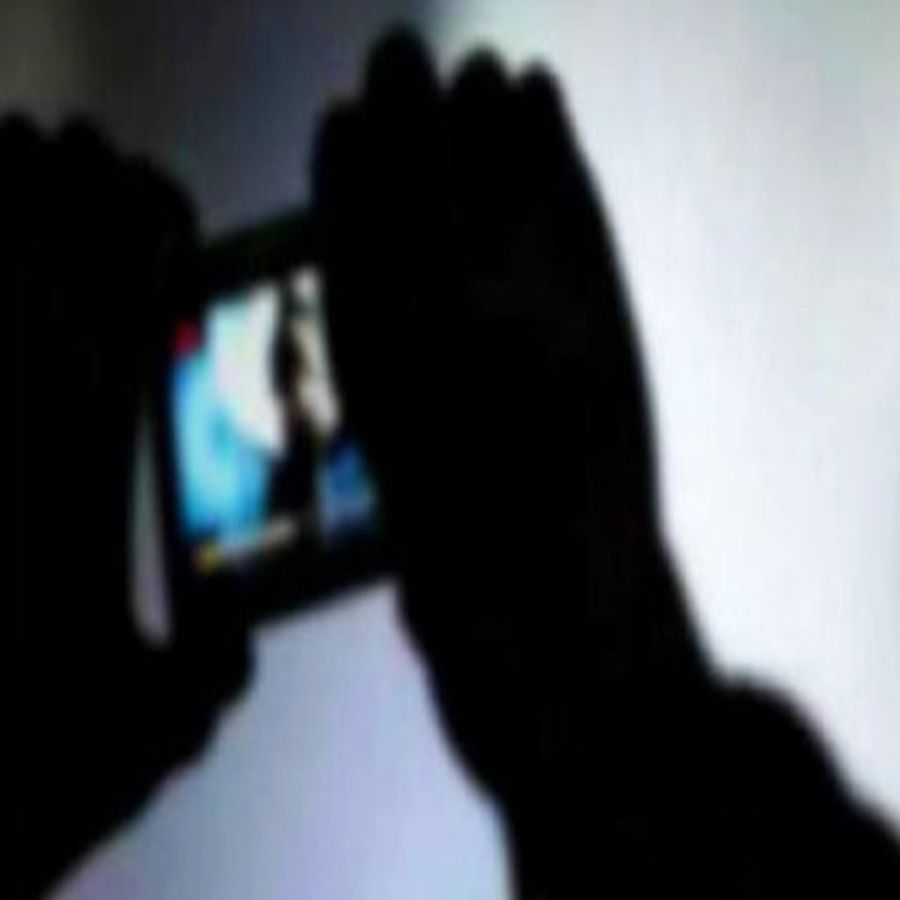 Shop owner detained by police in Konnagar for creating AI images of women dgtld