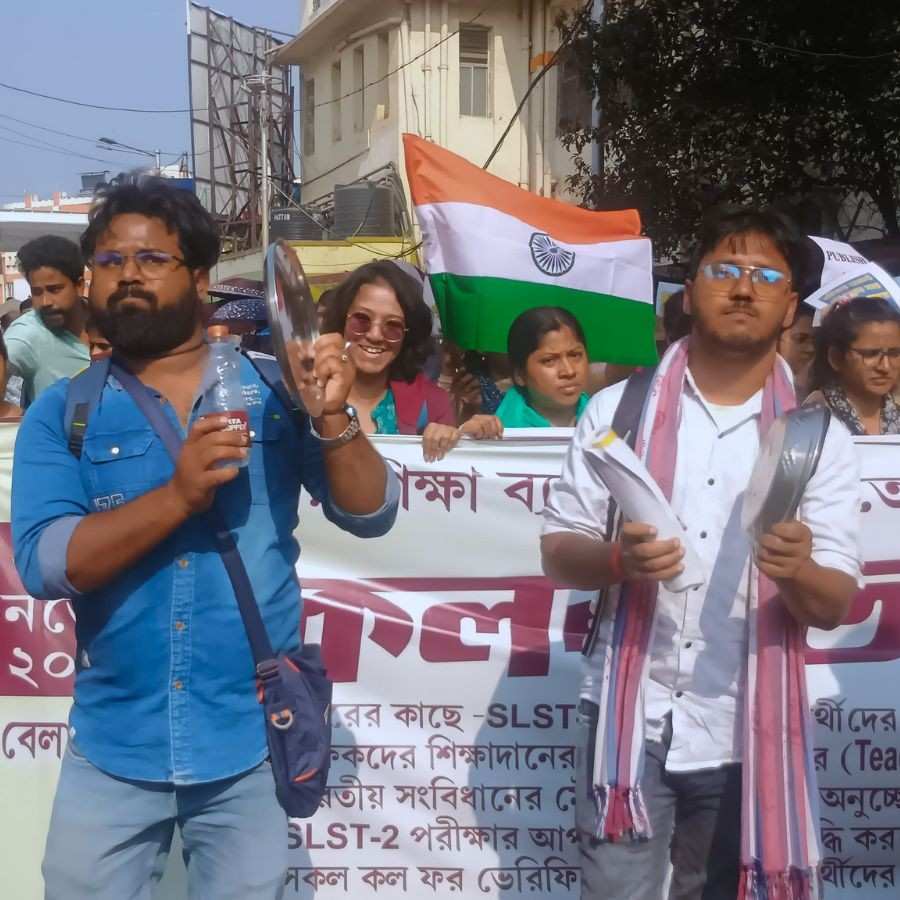 SSC New Aspirants March From Sealdah After Venue Change, Renew Demand Movement dgtl