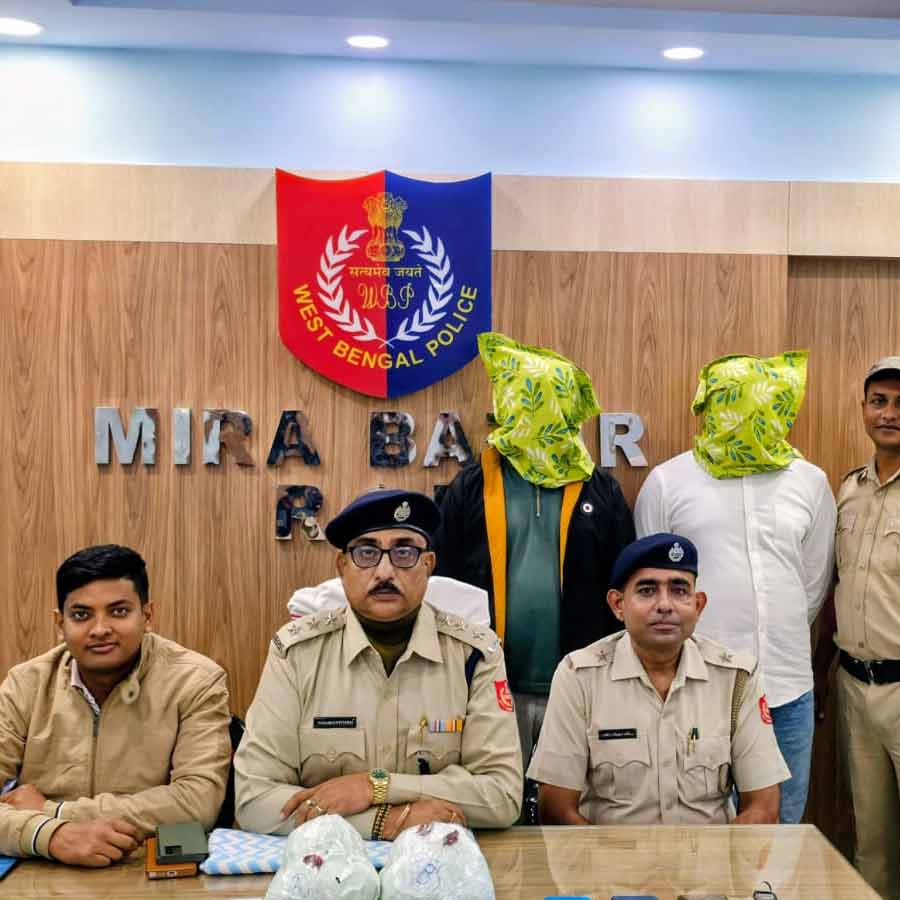 Two arrested in Nadia allegation to carry drugs