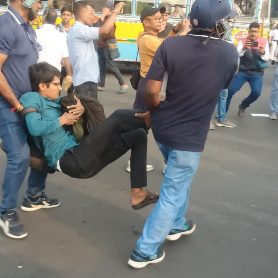 Police Detain New Job Seekers After  Protesters Stage Sit-In at Dharmatala dgtl