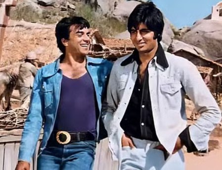 ‘শোলে’র দৃশ্যে ডেনিম অন ডেনিম লুক।