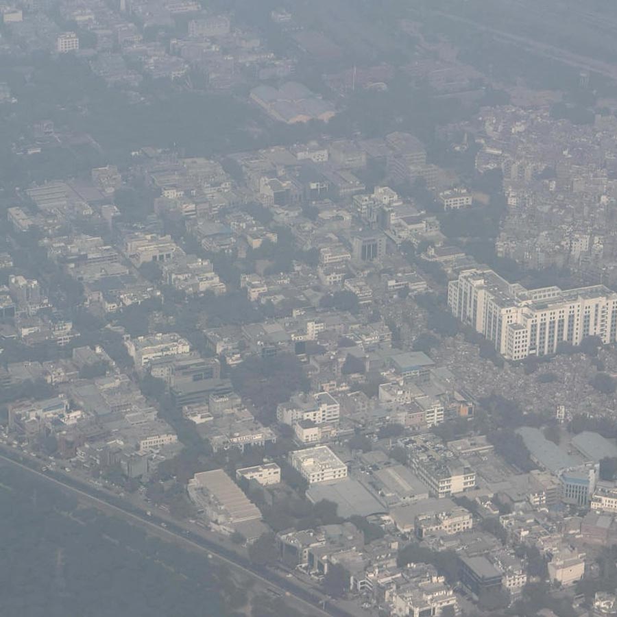 বিষাক্ত বাতাসে ধুঁকছে দিল্লি! সমস্ত দফতরে ৫০ শতাংশ কর্মী নিয়ে কাজের নিদান, রবিবারের বিক্ষোভে গ্রেফতার ২২