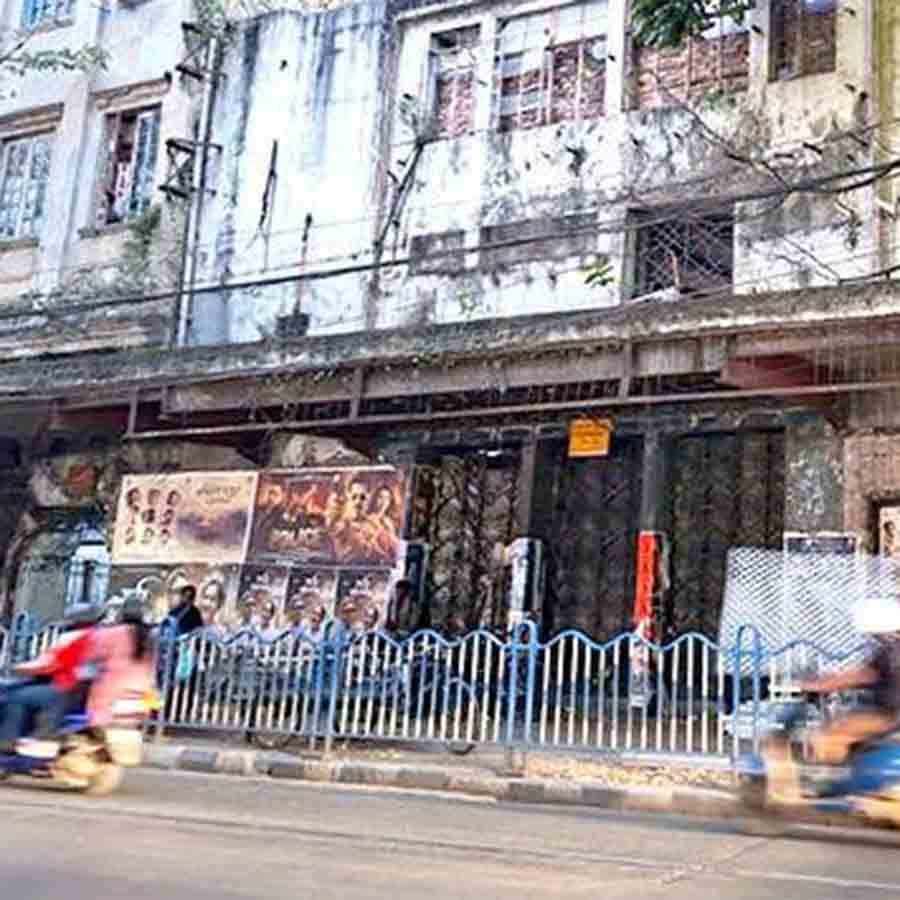 Now empty Jyoti cinema hall was once crowded to watch Dharmendra in Sholay Movie