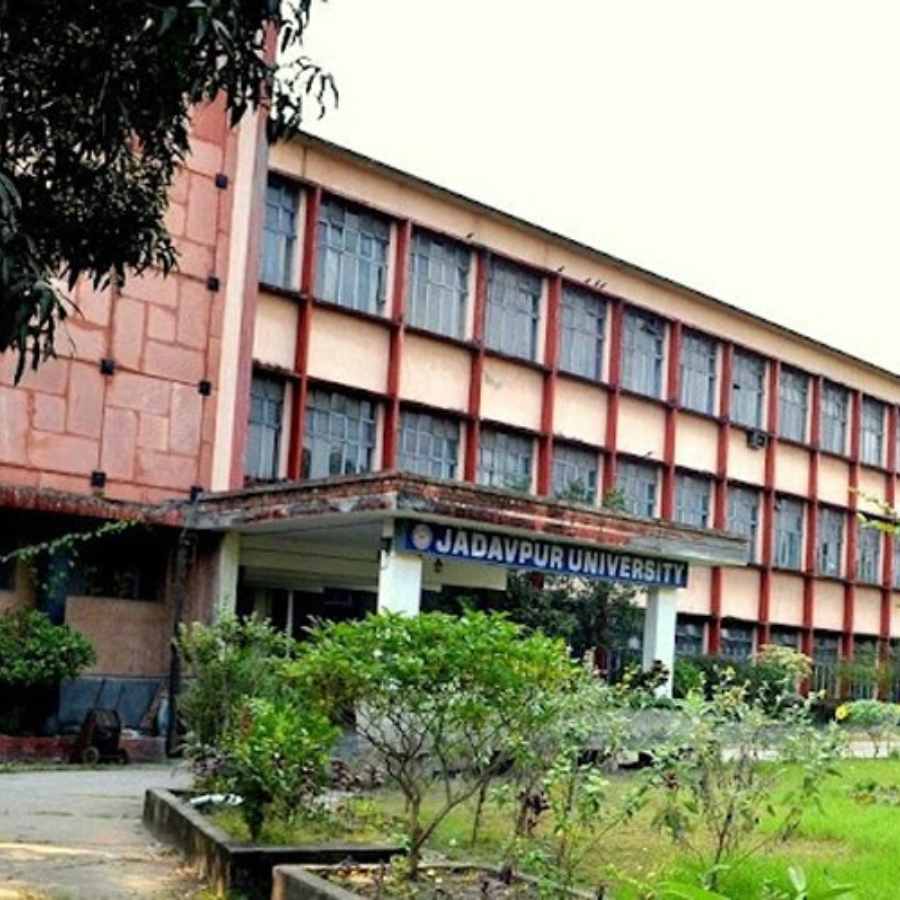 Jadavpur University is offering PG Diploma course on Guidance, Psychological Counselling and Family Therapy dgtl