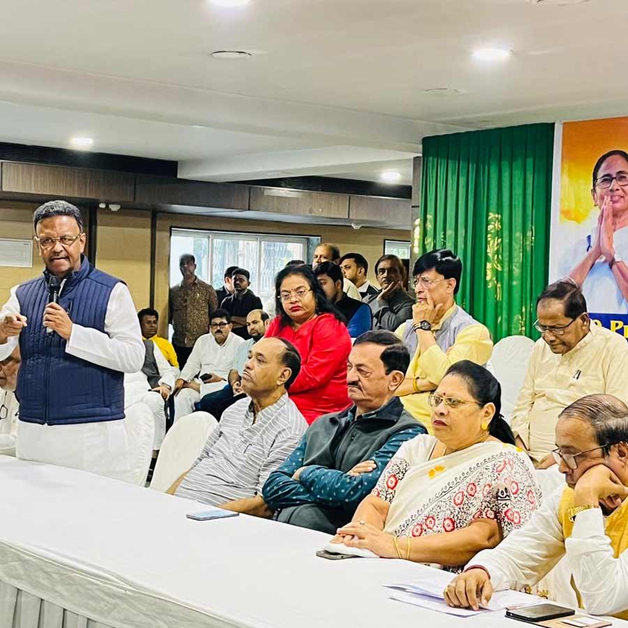 Why is Kolkata lagging behind in SIR work? TMC Leaders tell Subrata Bakshi and Firhad Hakim