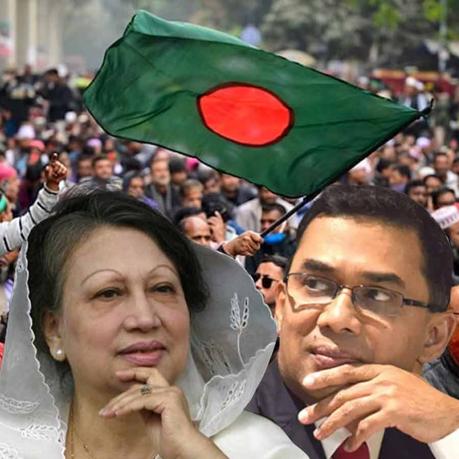 (বাঁ দিকে) খালেদা জিয়া এবং তাঁর পুত্র তারেক রহমান (ডান দিকে)।