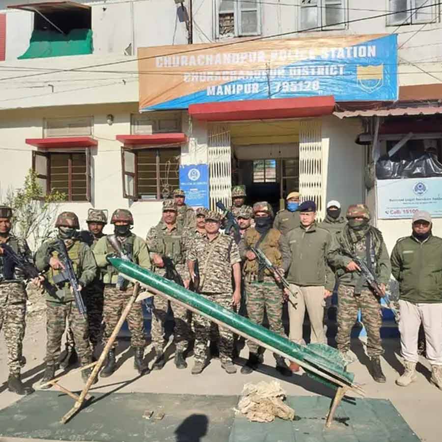 মণিপুরে আগ্নেয়াস্ত্র উদ্ধার।