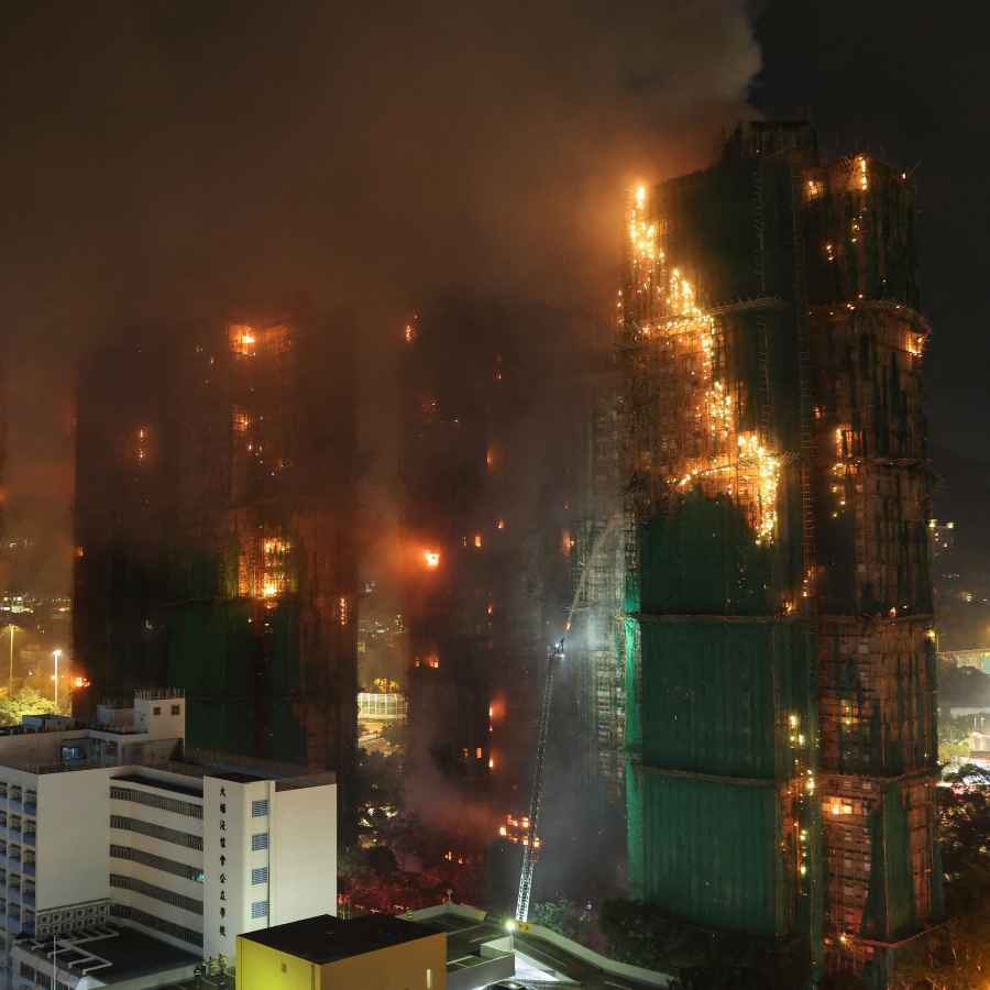 Fire breaks out in several high rise building in Hong Kong, many dies dgtl
