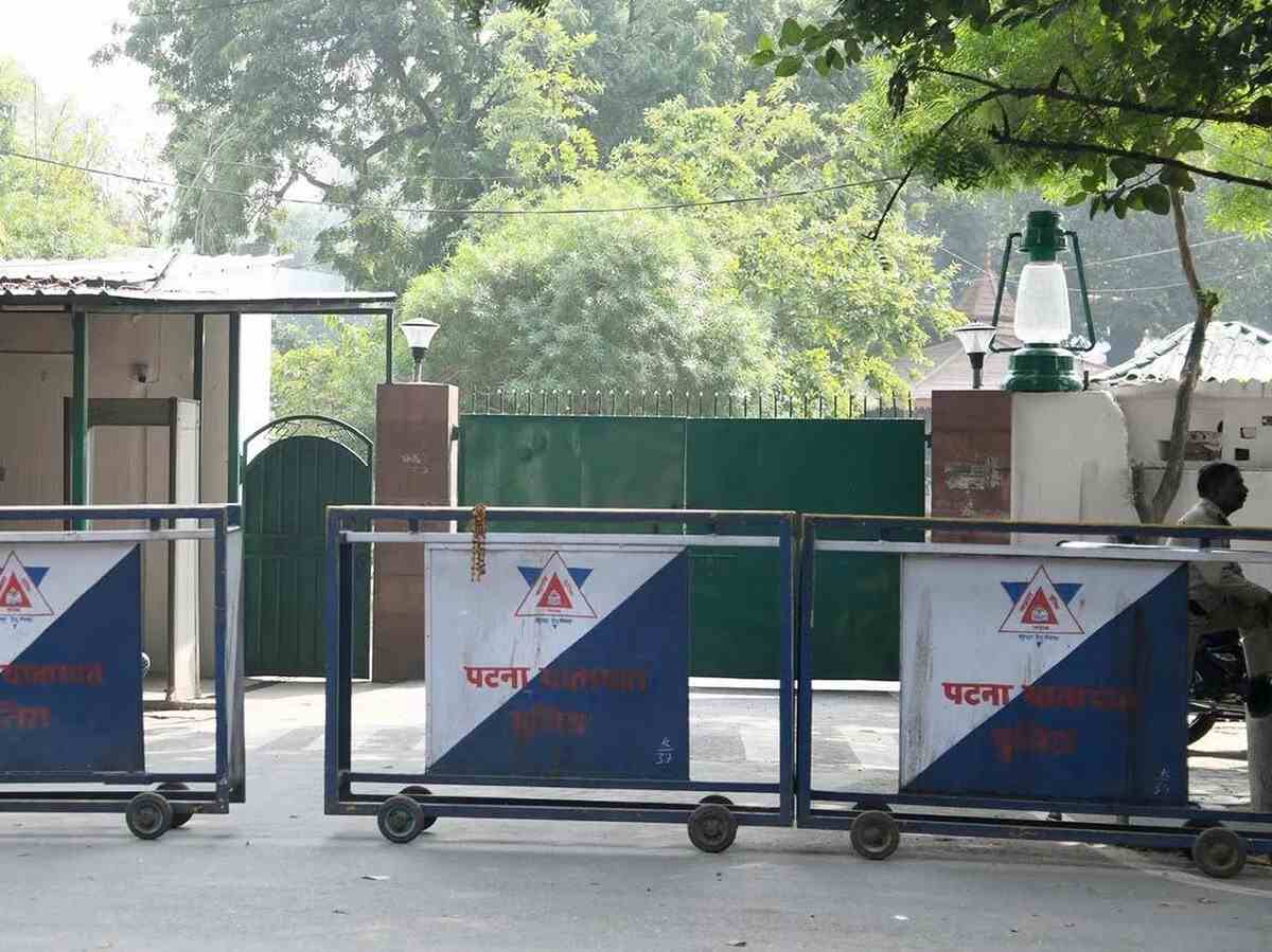 পটনার ১০ নম্বর সার্কুলার রোডে রাবড়ী দেবীর সেই বাংলো।