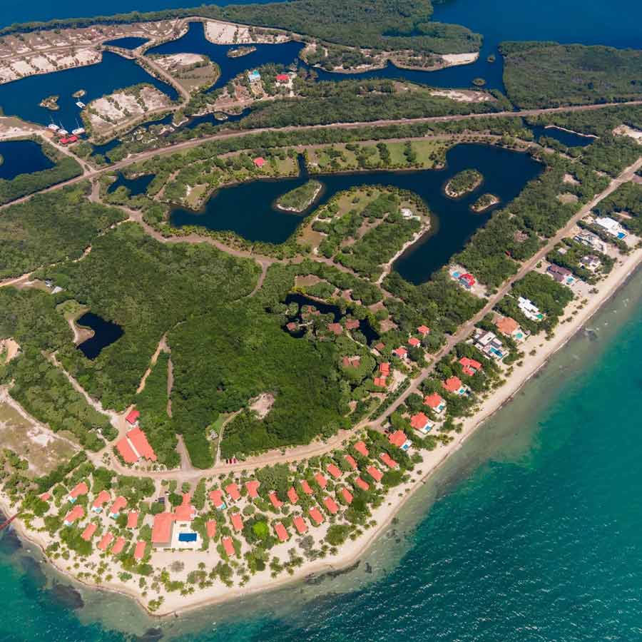 শহুরে কোলাহল থেকে দূরে একেবারে সমুদ্রের কিনারায় অবস্থিত দ্বীপটি। তারই এক খণ্ড জমির মালিকানা পাওয়ার জন্য আগ্রহ বাড়ছে। এই দ্বীপটিতে একটি ভিলার মালিকানা পাওয়ার জন্য গুনতে হবে ১০৯ কোটি টাকা। জমির দাম এর কয়েক গুণ।