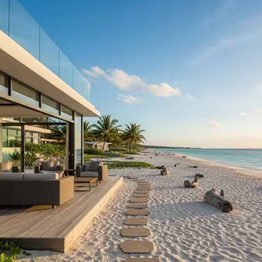 আগে দুবাইয়ে বাড়ি কেনা সহজ ছিল না। সম্পত্তির মালিকানা নেওয়ার ক্ষেত্রে বিদেশিদের উপর ছিল সরকারের কিছু নিষেধাজ্ঞা। সেই নিষেধাজ্ঞা শিথিল হয়েছে কারও কারও ক্ষেত্রে। যে সকল ভারতীয়ের ‘গোল্ডেন ভিসা’ আছে, এ বার তাঁদের মধ্যে দুবাইয়ে বিলাসবহুল বাড়ি কেনার প্রবণতাও বাড়ছে।